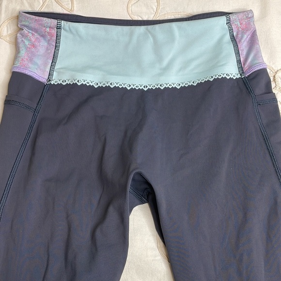 Ivivva Lululemon mesh pocketed high rise leggings - Picture 4 of 7